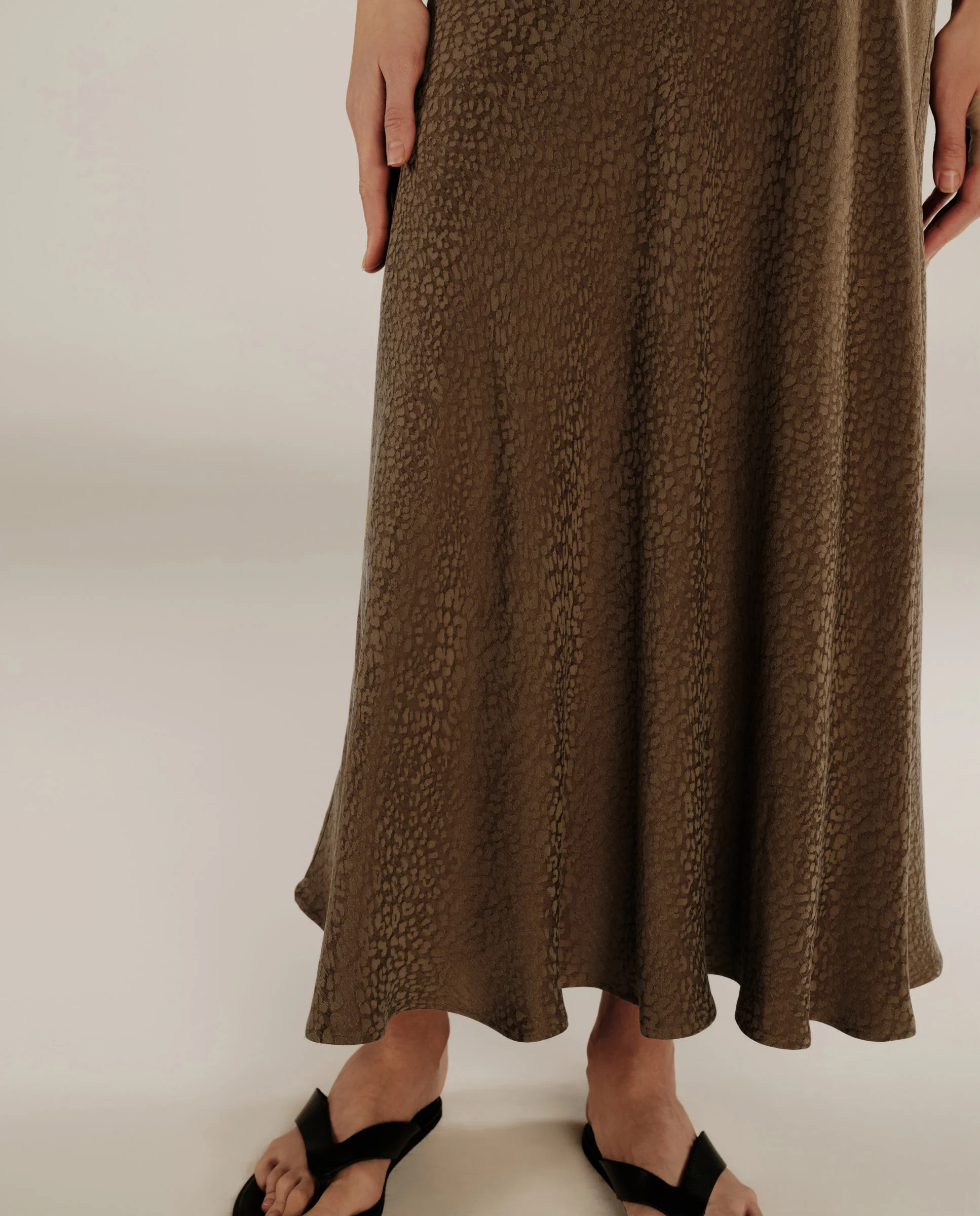 AADHILA | Brown Jacquard Leopard Print Long Skirt - Image 3