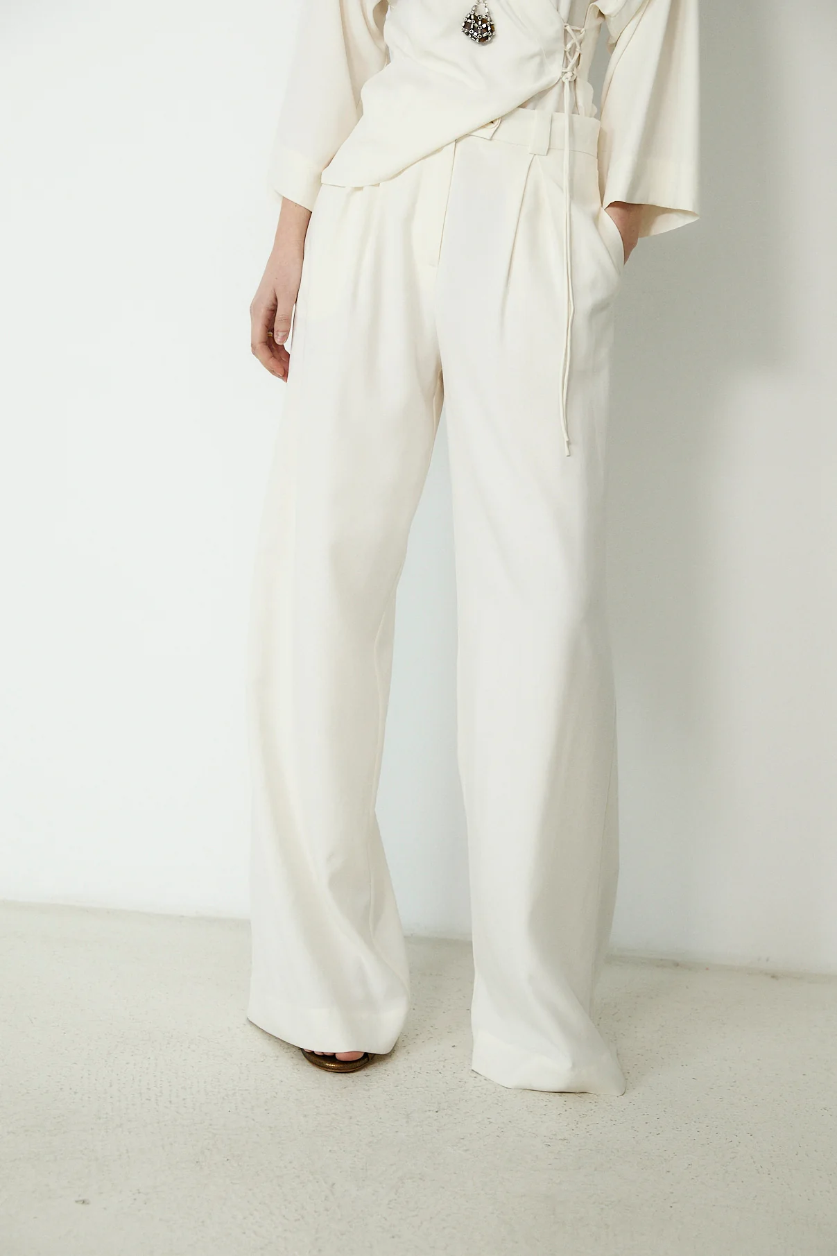LOURDES | Off White Silk Wide leg Trousers - Image 3