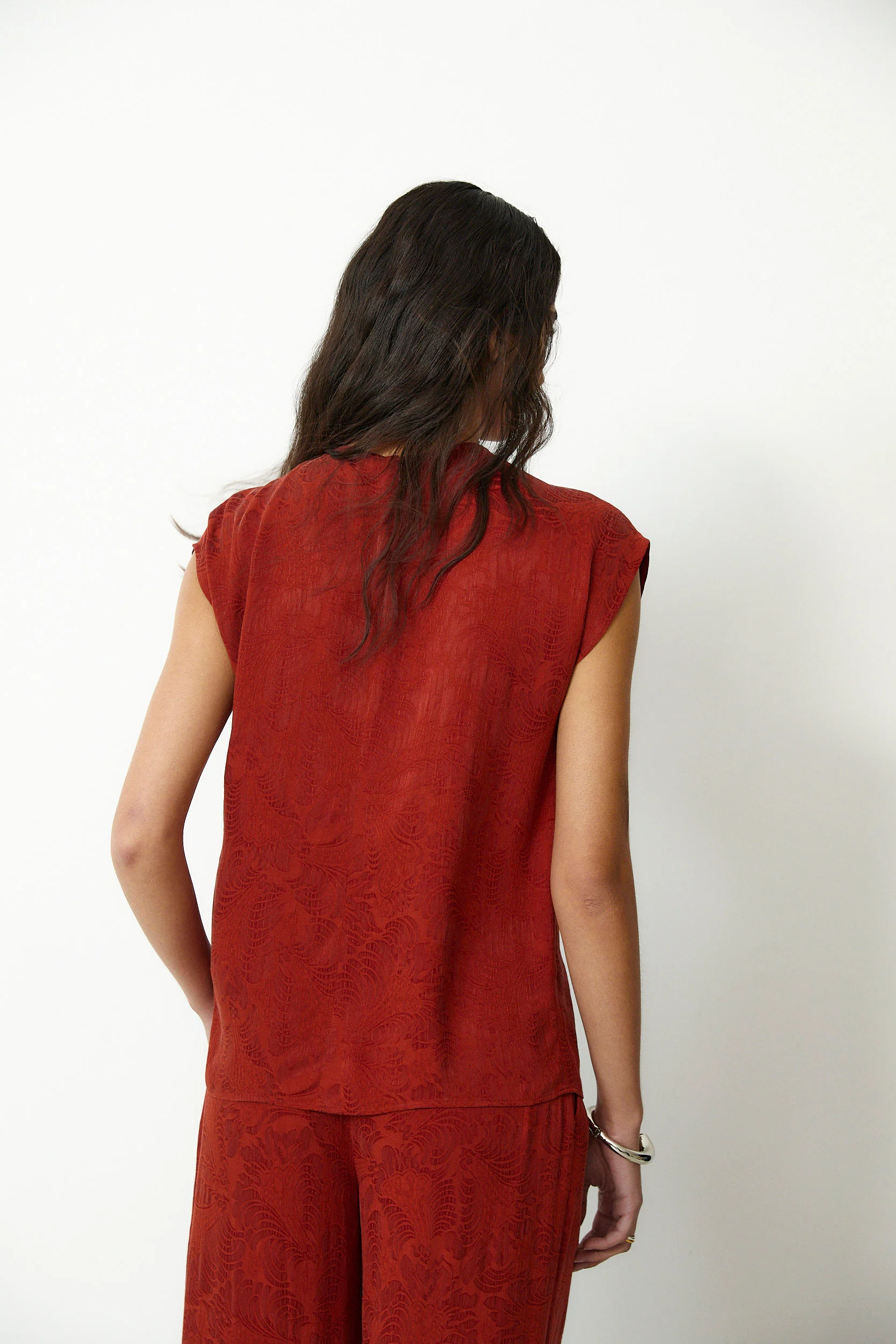 SULTANA | Rust Tonal Jacquard Twist Front Top - Image 4
