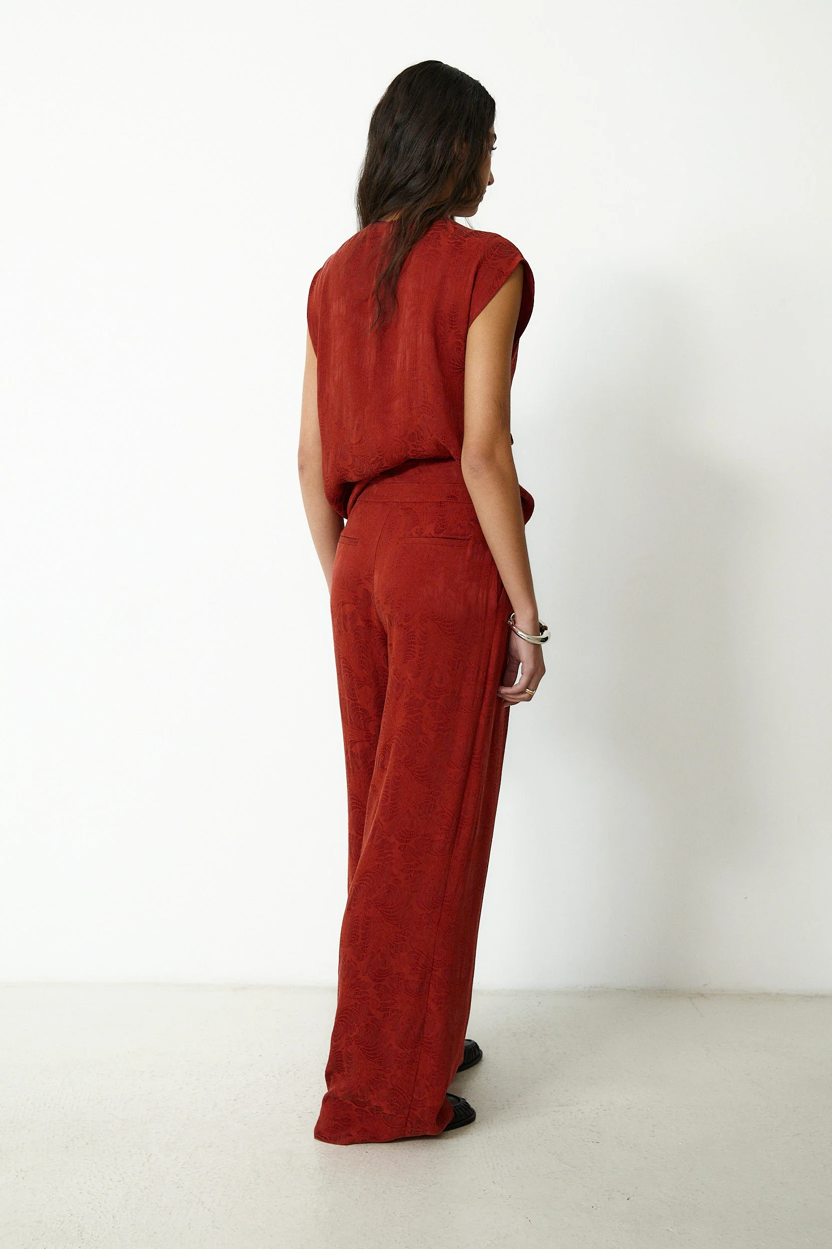 SULTANA | Rust Tonal Jacquard Twist Front Top - Image 5