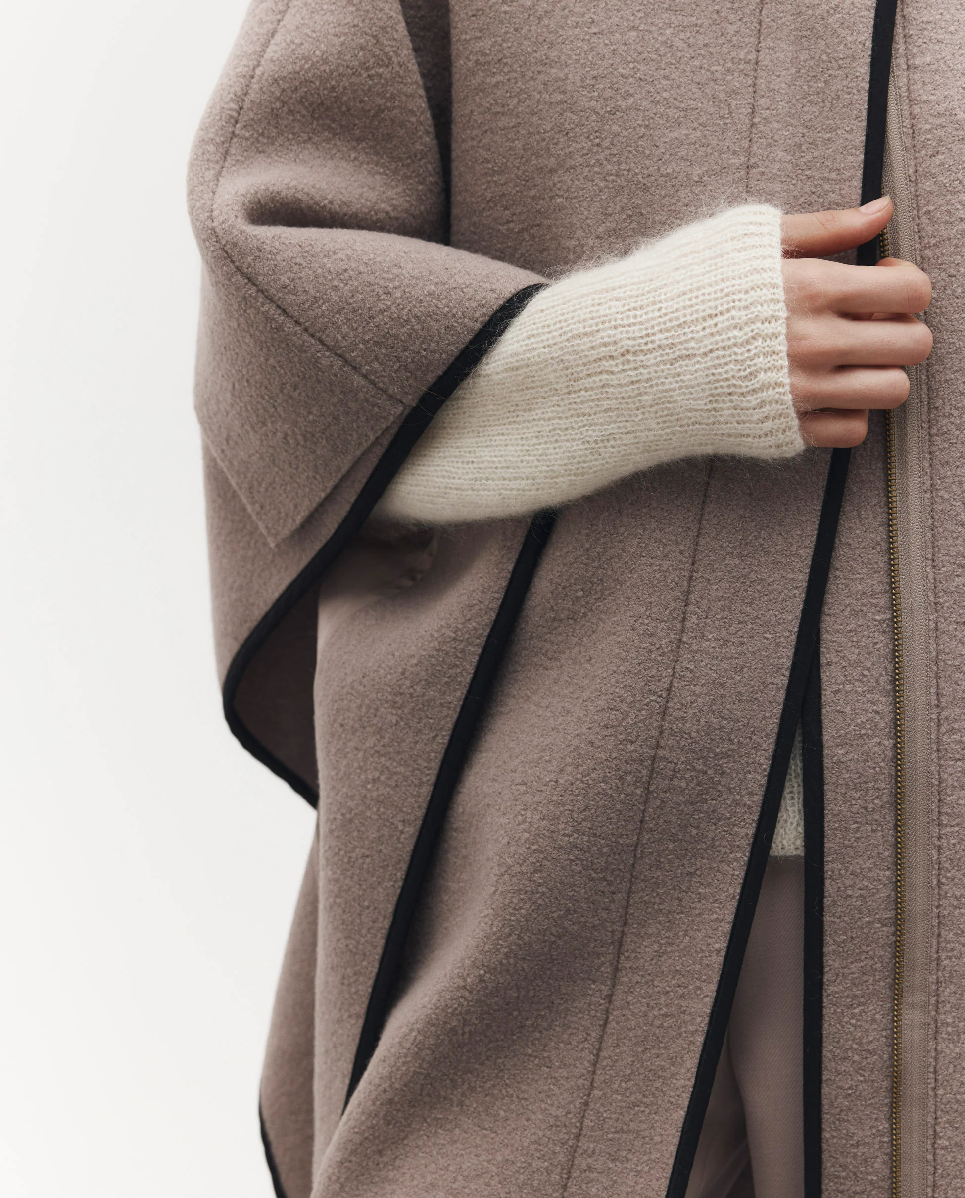 URSULA | Cape - Image 4